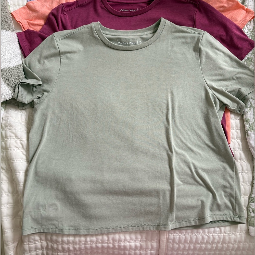 Outdoor voices tee (M)